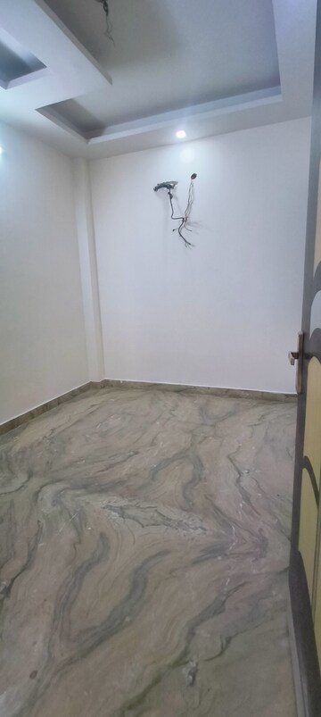 Room in 2 BHK Builder Floor at Rohini Sector 25 – for Rent