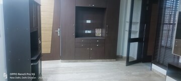 Room in 4 BHK Builder Floor at Janakpuri – for Sale