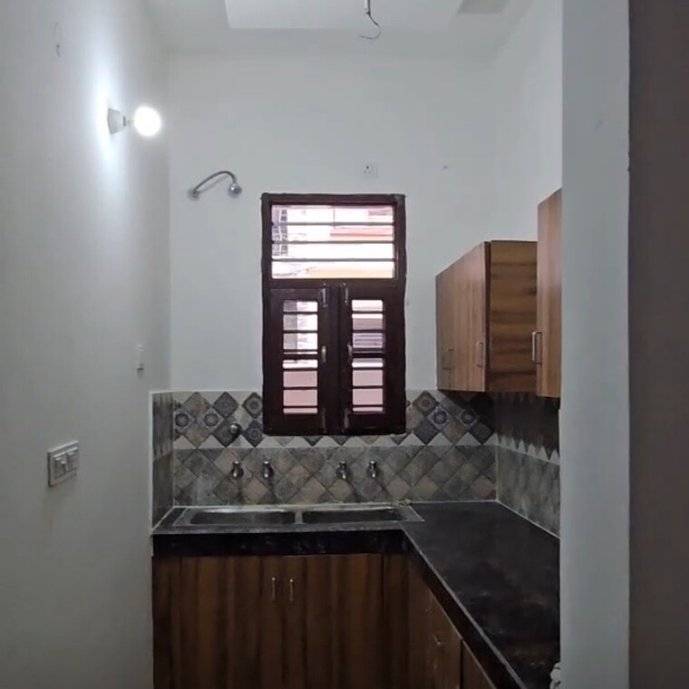 Kitchen, patiala road 1 RK 400 Sq.Ft. Builder Floor In Patiala Road Zirakpur 9581523