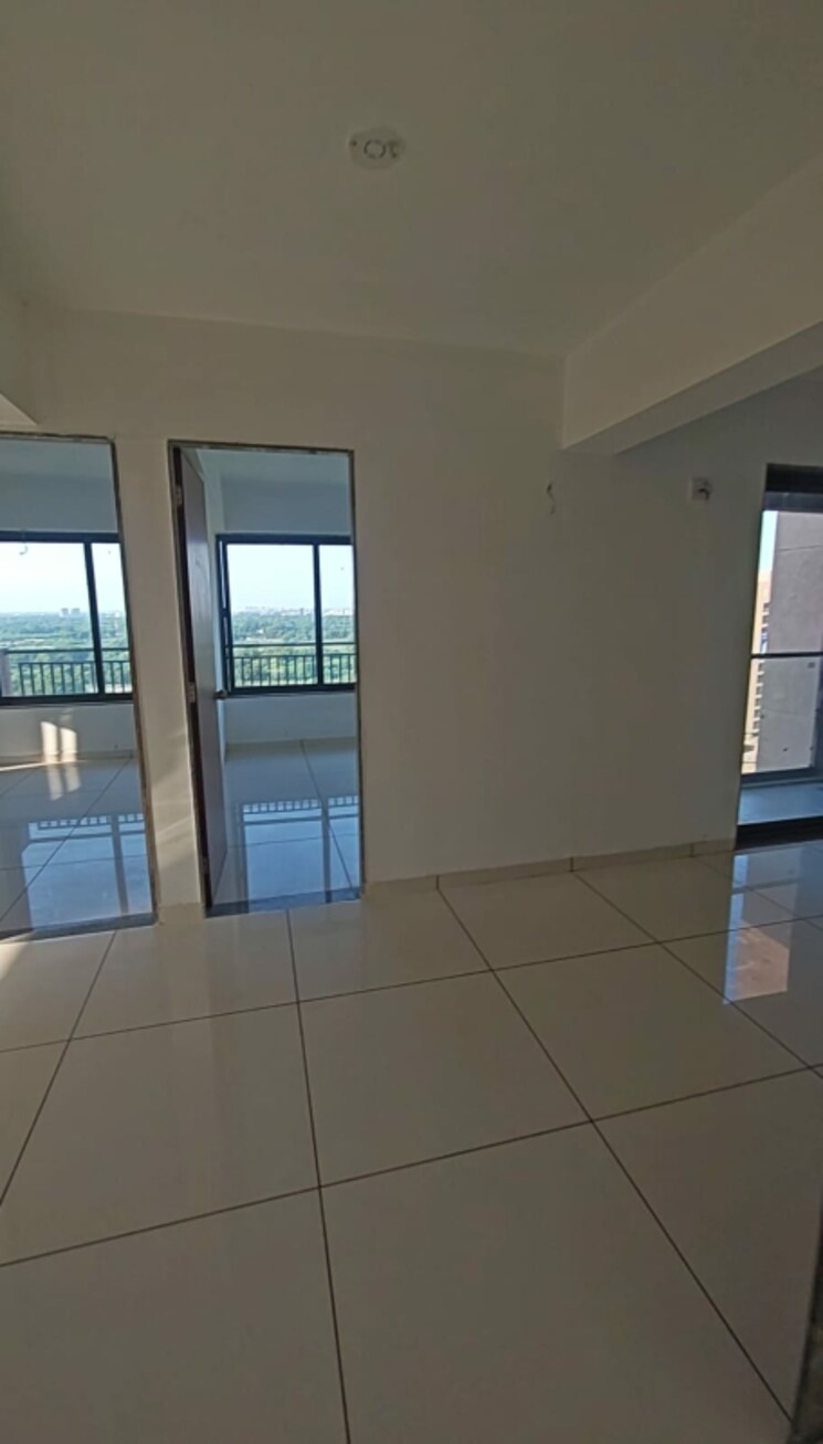 Room, zundal 3 Bedroom 1200 Sq.Ft. Apartment In Zundal Ahmedabad 9581526