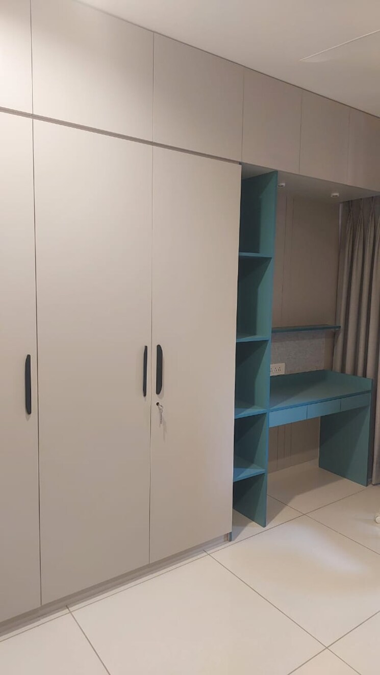 Room, vastrapur 4 Bedroom 2750 Sq.Ft. Apartment In Vastrapur Ahmedabad 9581528