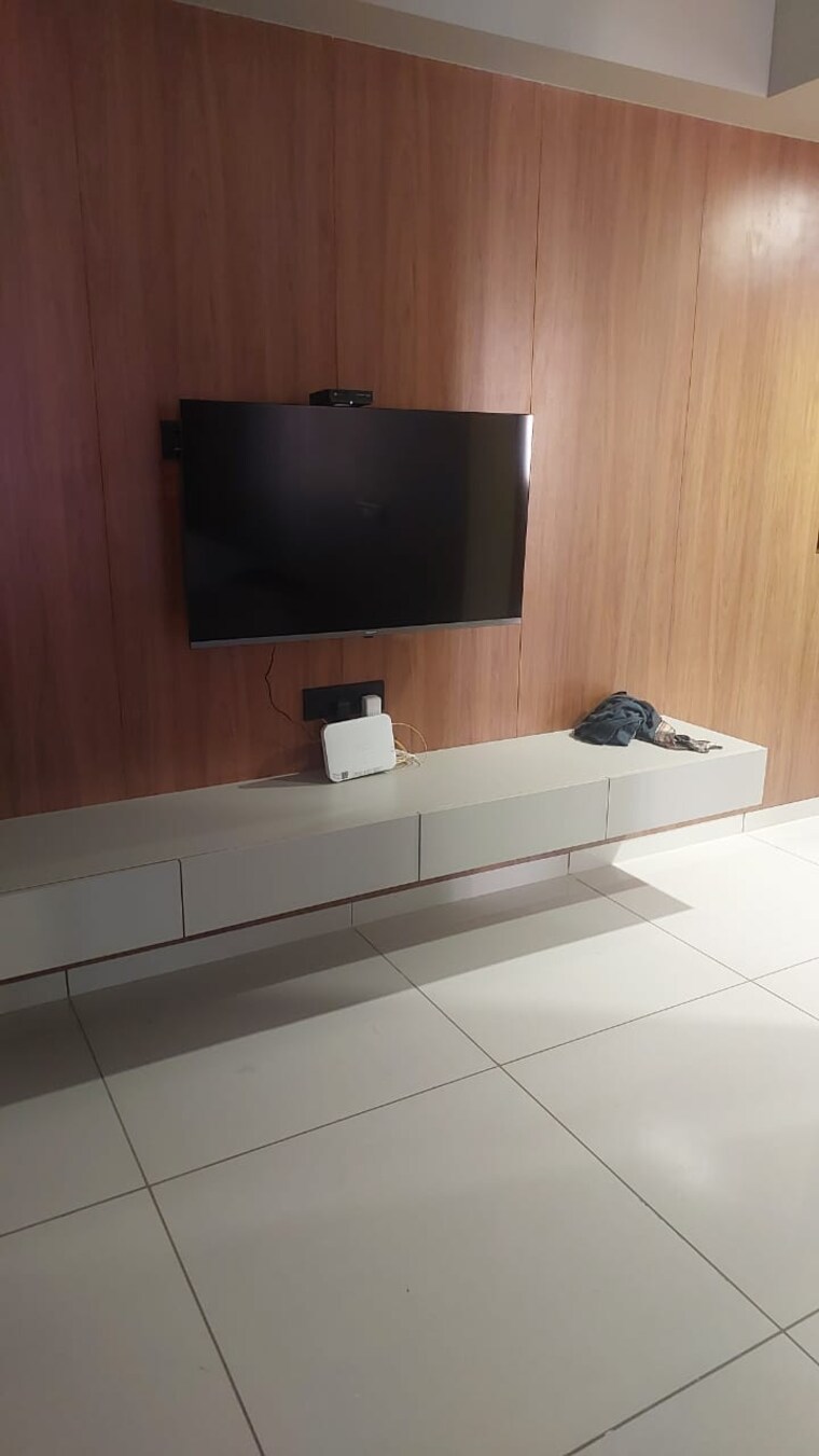 Room, vastrapur 4 Bedroom 2750 Sq.Ft. Apartment In Vastrapur Ahmedabad 9581528