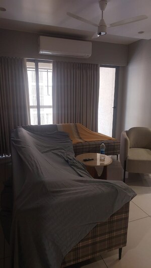 Living Room in 4 BHK Apartment at Vastrapur – for Rent