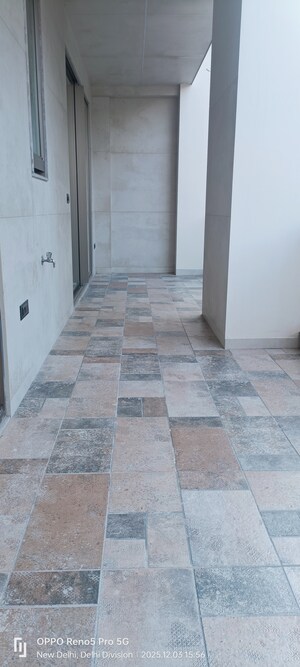 Room in 4 BHK Builder Floor at Janakpuri – for Sale