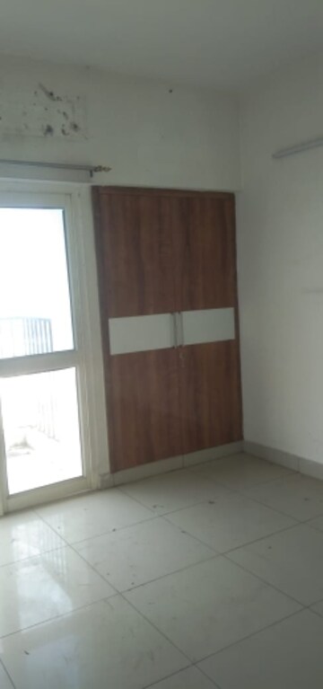 Room in 2 BHK Apartment at Supertech Ecovillage II, Sector 16b Greater Noida – for Rent