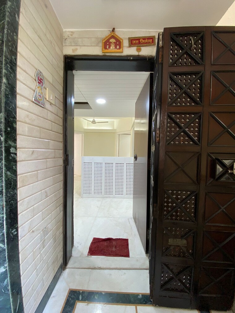 Bathroom, khar west 3 Bedroom 1000 Sq.Ft. Apartment In Khar West Mumbai 9582142