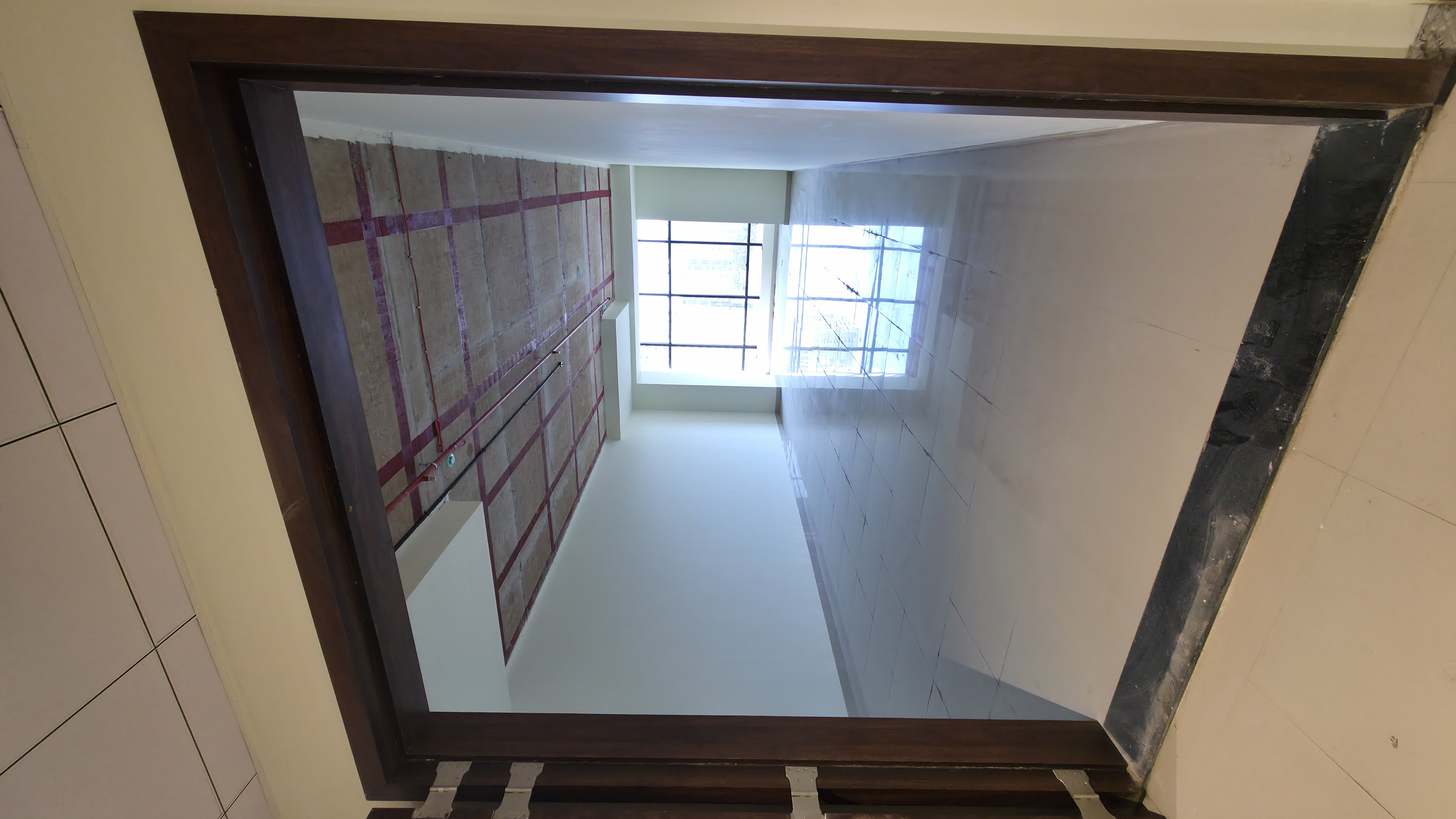 Office Space For Sale in 400 Carpet Ready Possesio