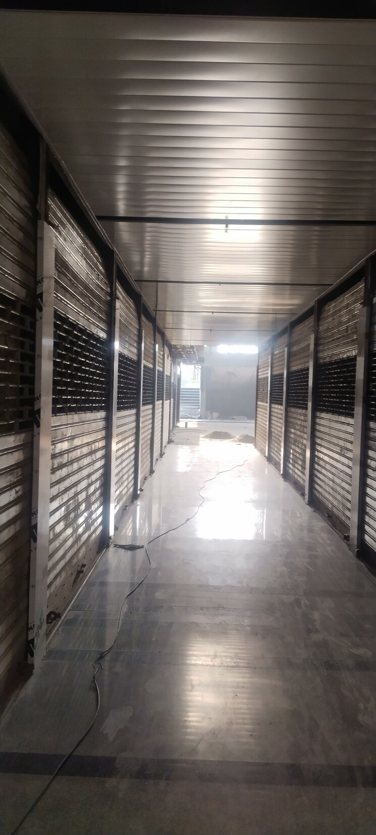 undefined, ska-arcadia Commercial Shop 650 Sq.Ft. In Wave City Ghaziabad 9581620