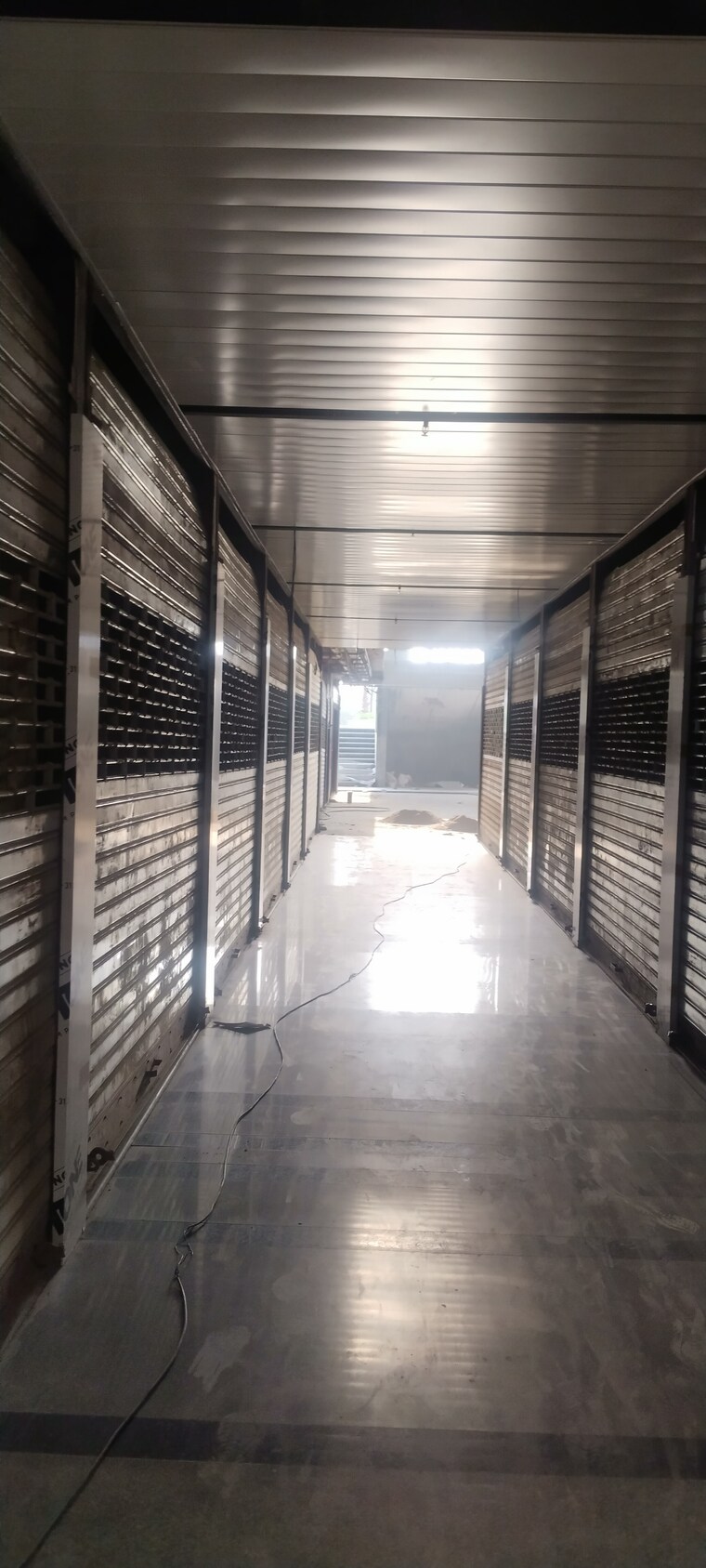 undefined, ska-arcadia Commercial Shop 650 Sq.Ft. In Wave City Ghaziabad 9581620