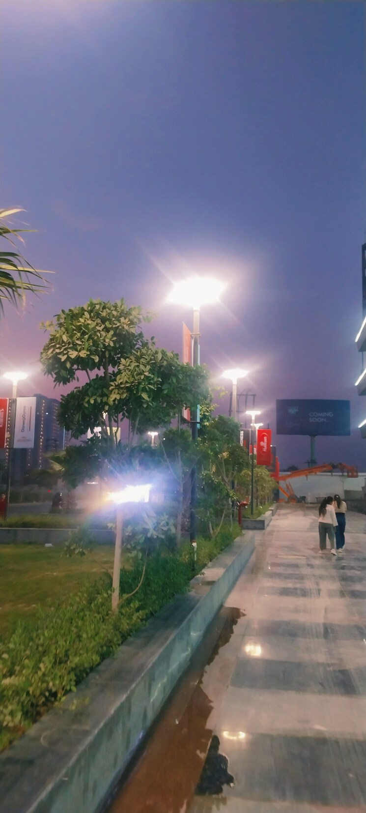 Garden, ska-arcadia Commercial Shop 650 Sq.Ft. In Wave City Ghaziabad 9581620