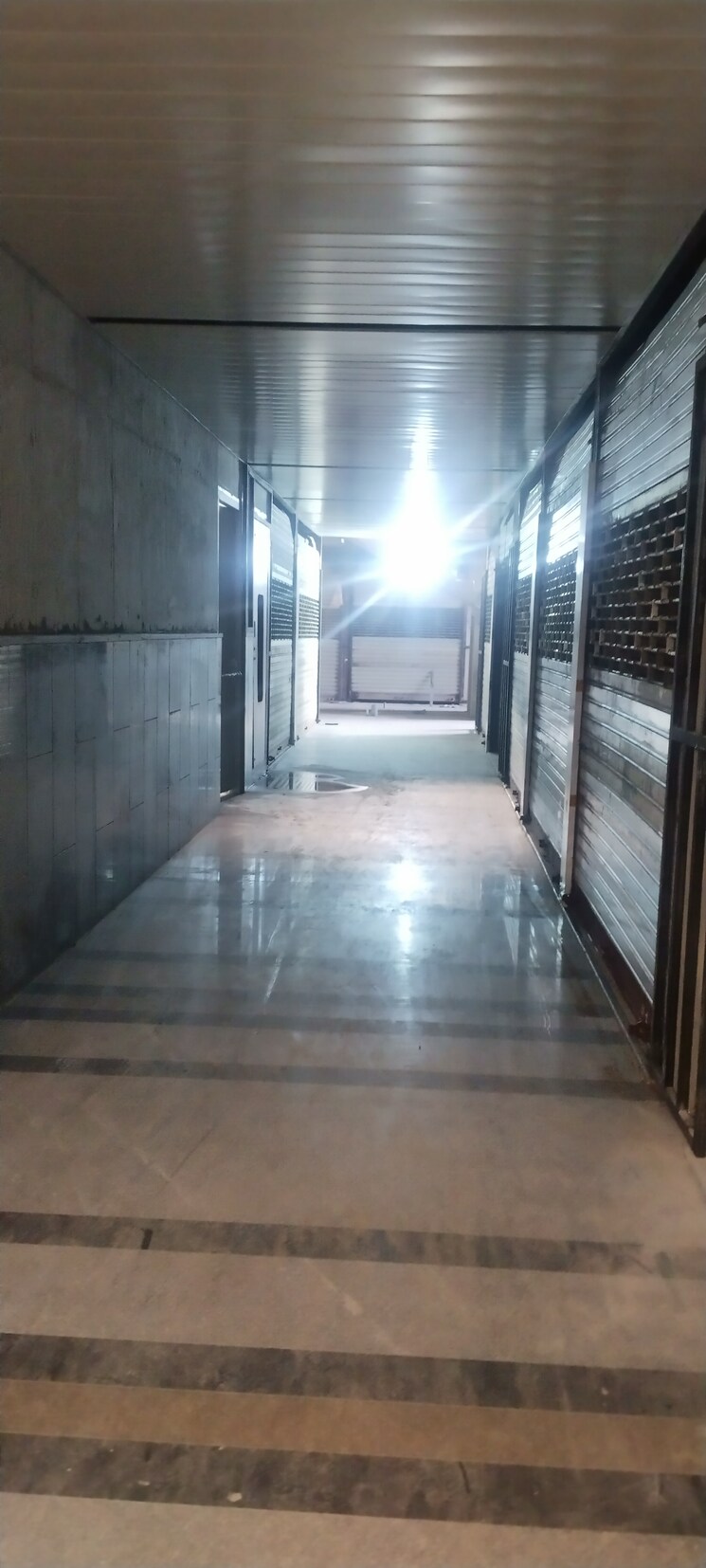 undefined, ska-arcadia Commercial Shop 650 Sq.Ft. In Wave City Ghaziabad 9581620