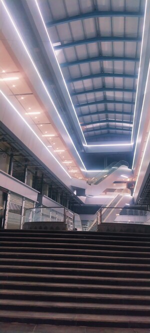 Staircase in  Shop at SKA Arcadia, Wave City – for Sale