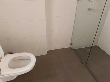 Bathroom in 3.5 BHK Apartment at Unitech Harmony, Sector 50 – for Sale