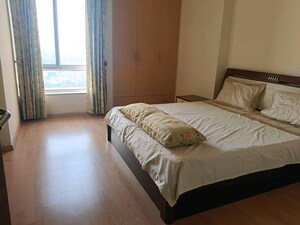 Master Bedroom in 3.5 BHK Apartment at Unitech Harmony, Sector 50 – for Sale