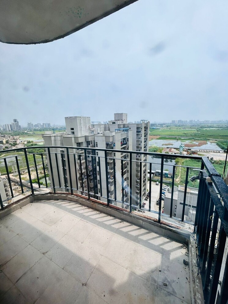 Balcony, signature-global-signum-107 2 Bedroom 554 Sq.Ft. Apartment In Sector 107 Gurgaon 9581651
