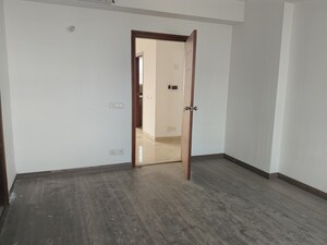 Room in 2 BHK Apartment at Jaypee Kalypso Court, Sector 128 – for Rent