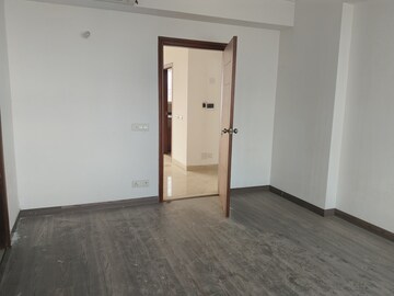 Room in 2 BHK Apartment at Jaypee Kalypso Court, Sector 128 – for Rent