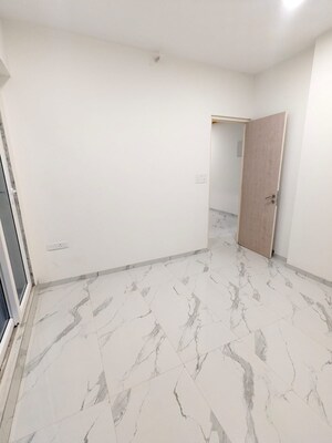 2 BHK Apartment For Sale in Ruparel Sky Green, Kandivali West