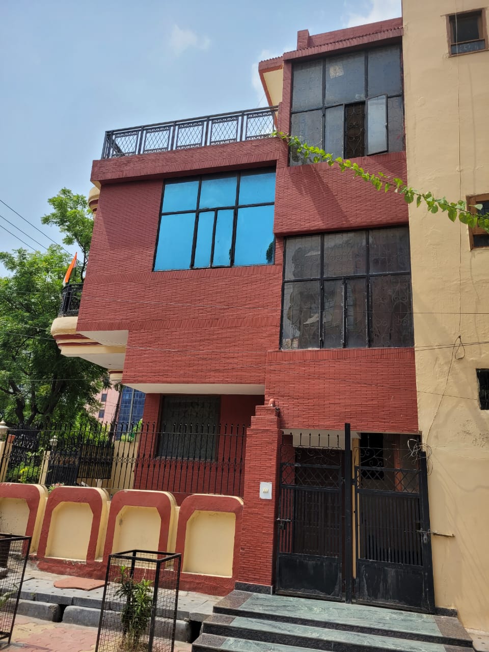 5 BHK 1205 Sq.Ft. Independent House in RWA Apartments Sector 53
