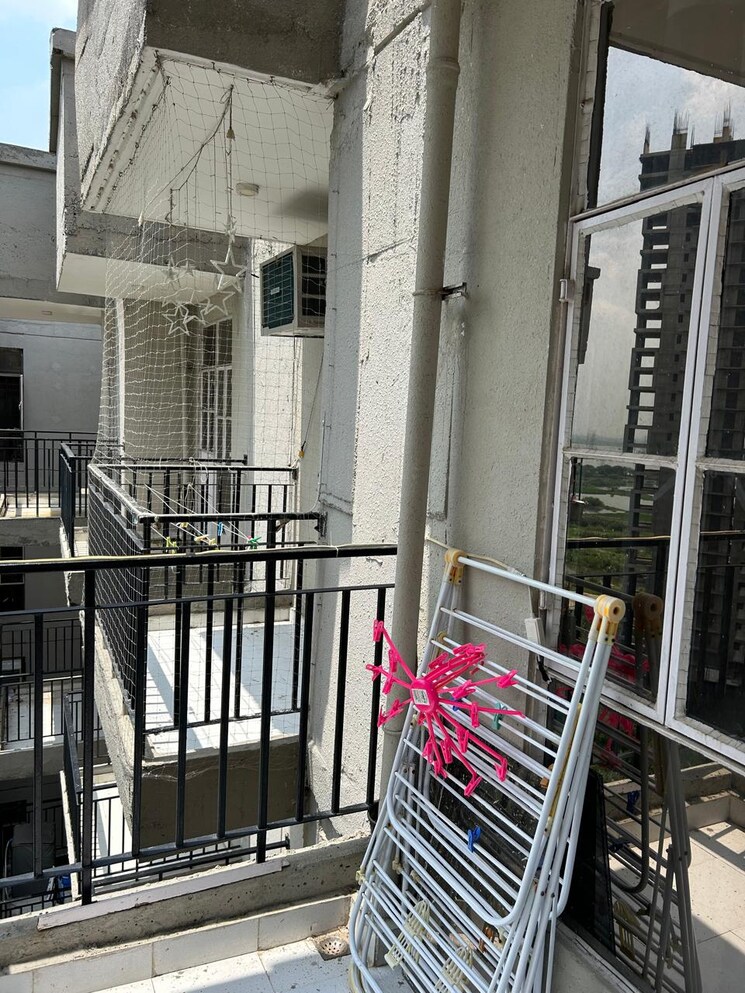 Balcony, signature-global-signum-107 2 Bedroom 554 Sq.Ft. Apartment In Sector 107 Gurgaon 9581712