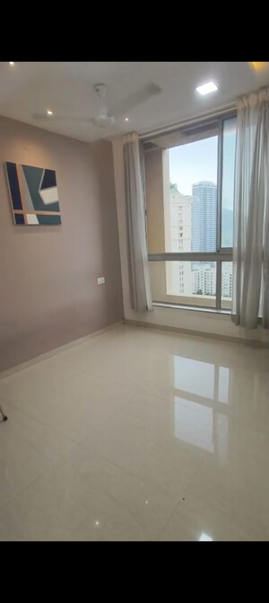 Room in 3 BHK Apartment at Hiranandani Estate, Ghodbunder Road – for Rent
