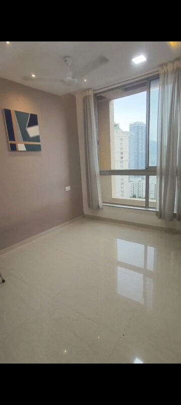 Room in 3 BHK Apartment at Hiranandani Estate, Ghodbunder Road – for Rent