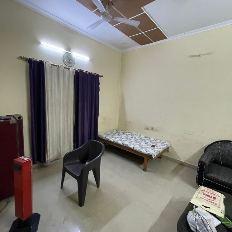 Living Room, jakhan rajpur road 2 Bedroom 100 Sq.Yd. Builder Floor In JakhaN Rajpur Road Dehradun 9581732