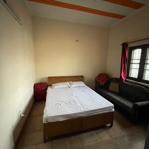 Bedroom in 2 BHK Builder Floor at JakhaN-Rajpur Road – for Rent