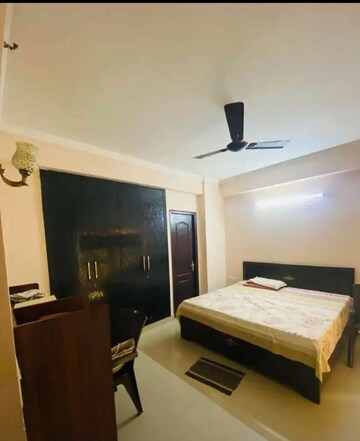 Bedroom in 3 BHK Apartment at Gomti Nagar – for Rent