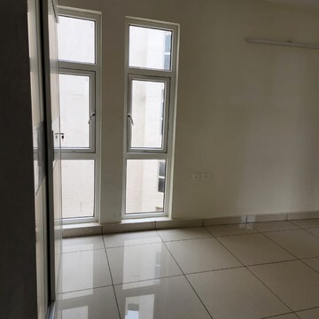 Room in 3 BHK Apartment at Ardente Pine Grove, Rayasandra – for Rent