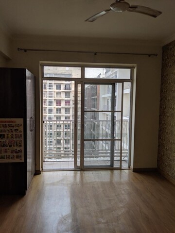 Room in 3 BHK Apartment at Jaypee Greens Pavilion Heights 1, Sector 128 – for Rent