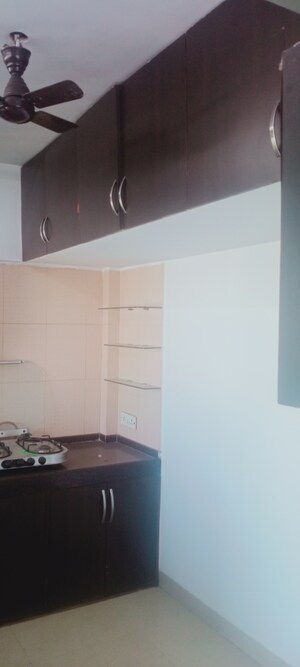 Furnished Amenities in 2 BHK Apartment at Ambika Towers, Andheri East – for Rent