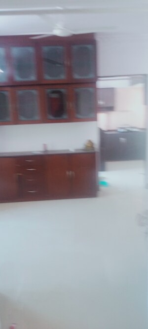 Furnished Amenities in 2 BHK Apartment at Ambika Towers, Andheri East – for Rent