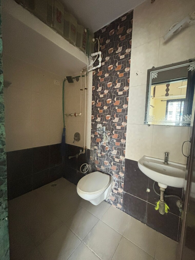 Bathroom, kasarvadavali 1 Bedroom 400 Sq.Ft. Apartment In Kasarvadavali Thane 9581791