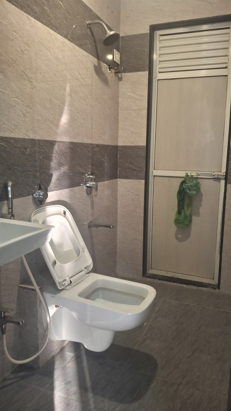 Bathroom, unimont-sapphire 2 Bedroom 1000 Sq.Ft. Apartment In Ulwe Navi Mumbai 9581794
