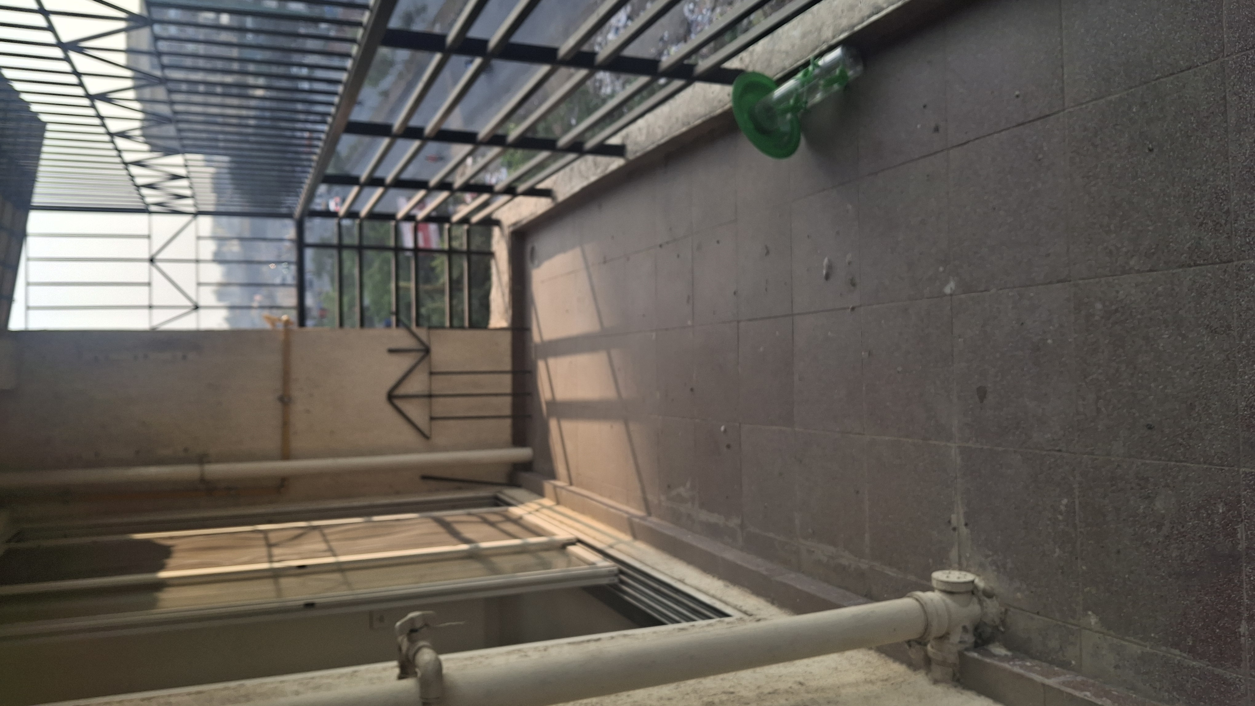 2 BHK + Servant Room Apartment For Rent in Unimont Sapphire