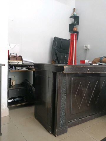 Kitchen in  Shop at Unitech Rodeo Drive, South City 2 – for Rent