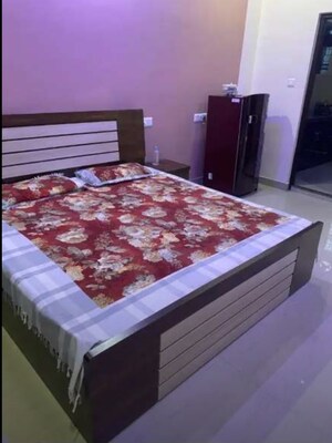Bedroom in 3 BHK Apartment at Gomti Nagar – for Rent