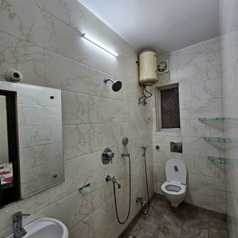 Bathroom, pitampura 4 Bedroom 1500 Sq.Ft. Builder Floor In Pitampura Delhi 9581879
