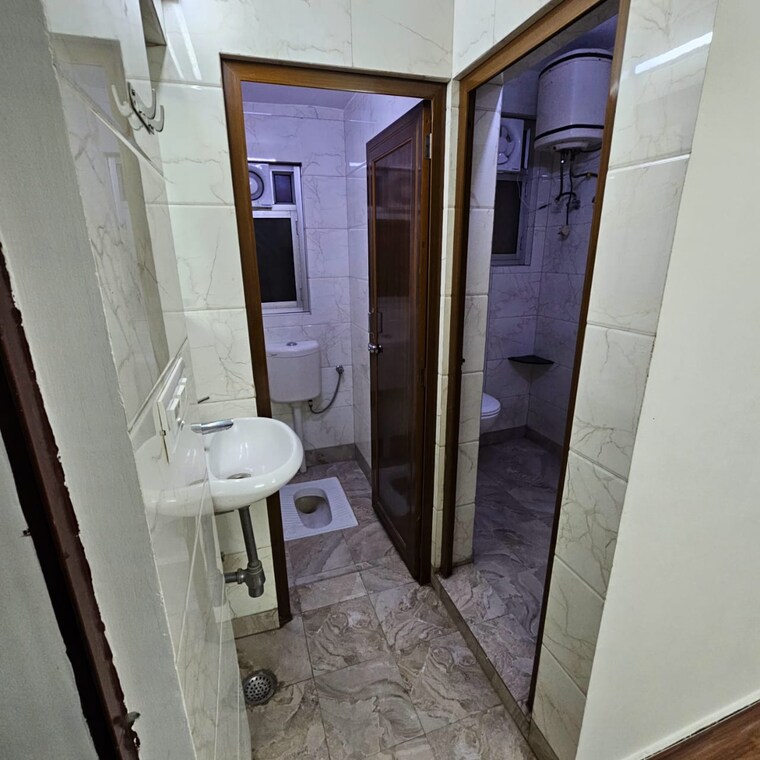 undefined, pitampura 4 Bedroom 1500 Sq.Ft. Builder Floor In Pitampura Delhi 9581879