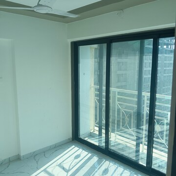 Room in 1 BHK Apartment at Shellproof Gladiolus Tower, Vasai East – for Rent