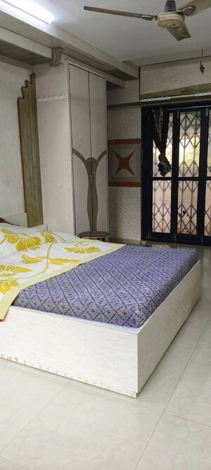 Bedroom in 6 BHK Independent House at Andheri West – for Sale