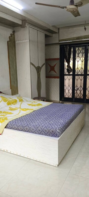 Bedroom in 6 BHK Independent House at Andheri West – for Sale
