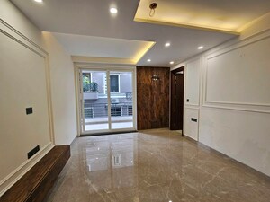 Room in 3 BHK Villa at Vipul World Floors, Sector 48 – for Sale
