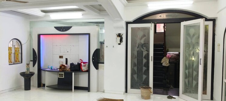 Room, andheri west 6 Bedroom 1200 Sq.Ft. Independent House In Andheri West Mumbai 9581922