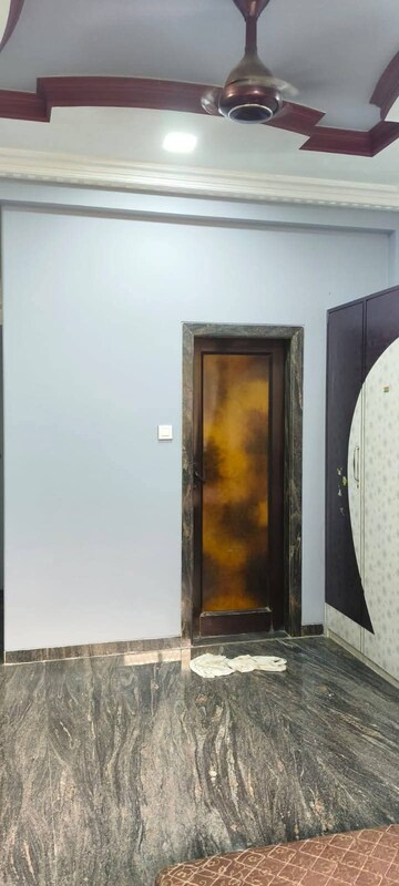 Room in 6 BHK Independent House at Andheri West – for Rent