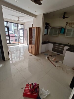 Master Bedroom in 2.5 BHK Builder Floor at Singla South City, Lohgarh – for Rent