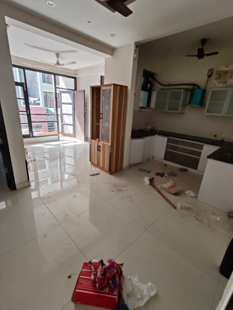 Master Bedroom, singla-south-city 2.5 Bedroom 1850 Sq.Ft. Builder Floor In Lohgarh Zirakpur 9581938