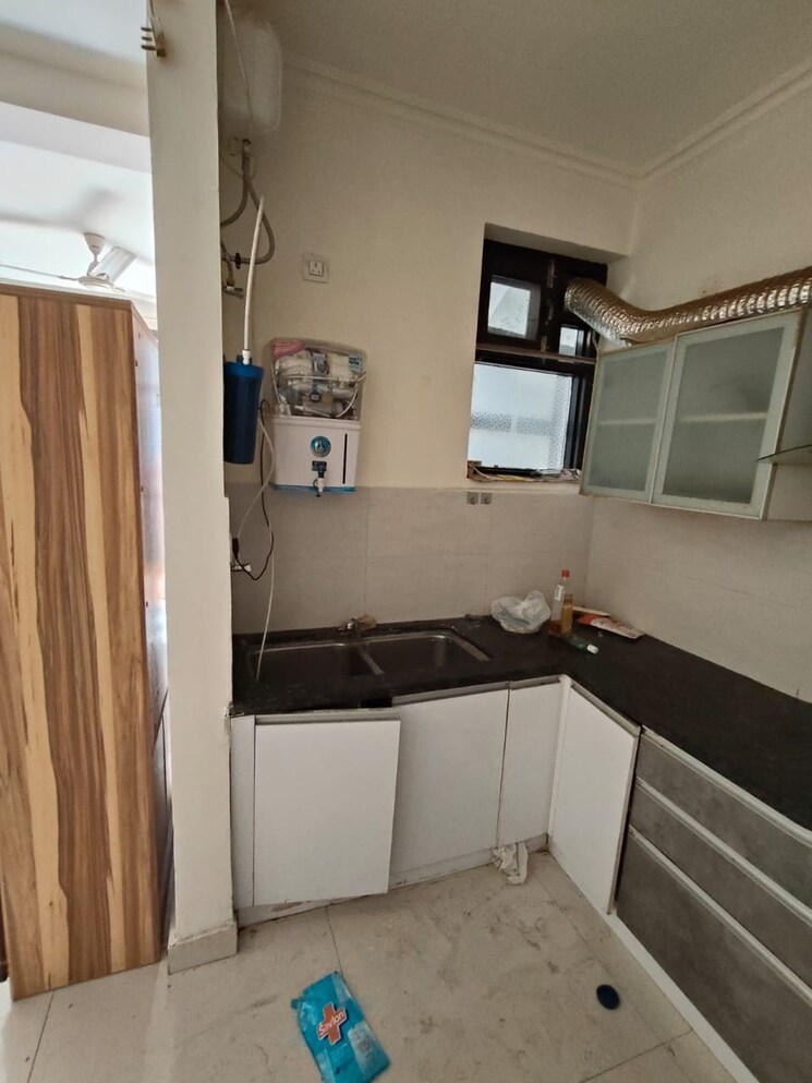 Kitchen, singla-south-city 2.5 Bedroom 1850 Sq.Ft. Builder Floor In Lohgarh Zirakpur 9581938