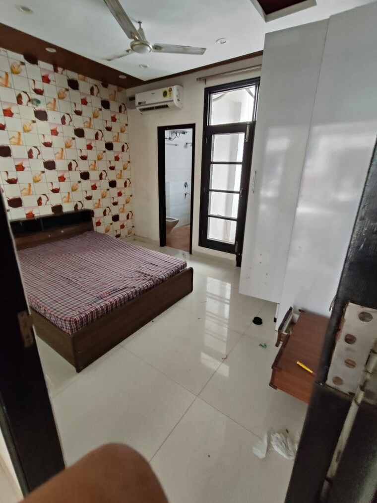 Master Bedroom, singla-south-city 2.5 Bedroom 1850 Sq.Ft. Builder Floor In Lohgarh Zirakpur 9581938